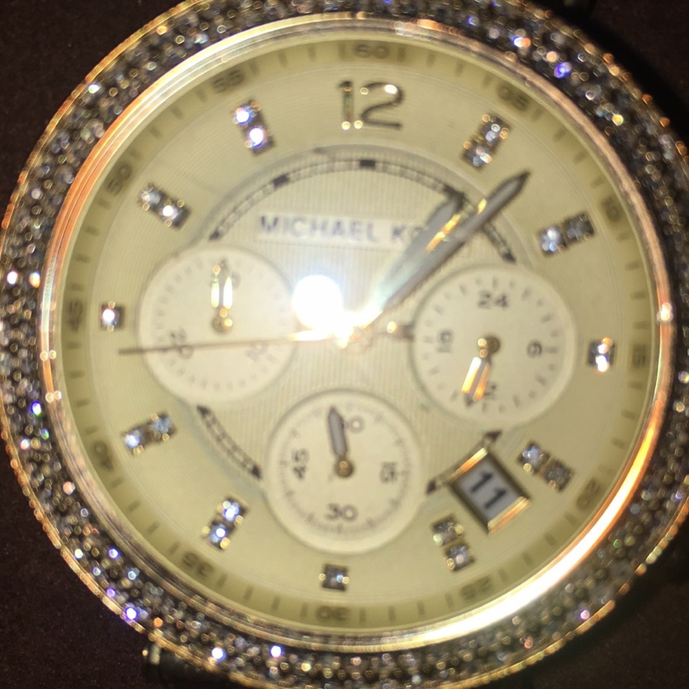 Watch - Picture 4 of 4